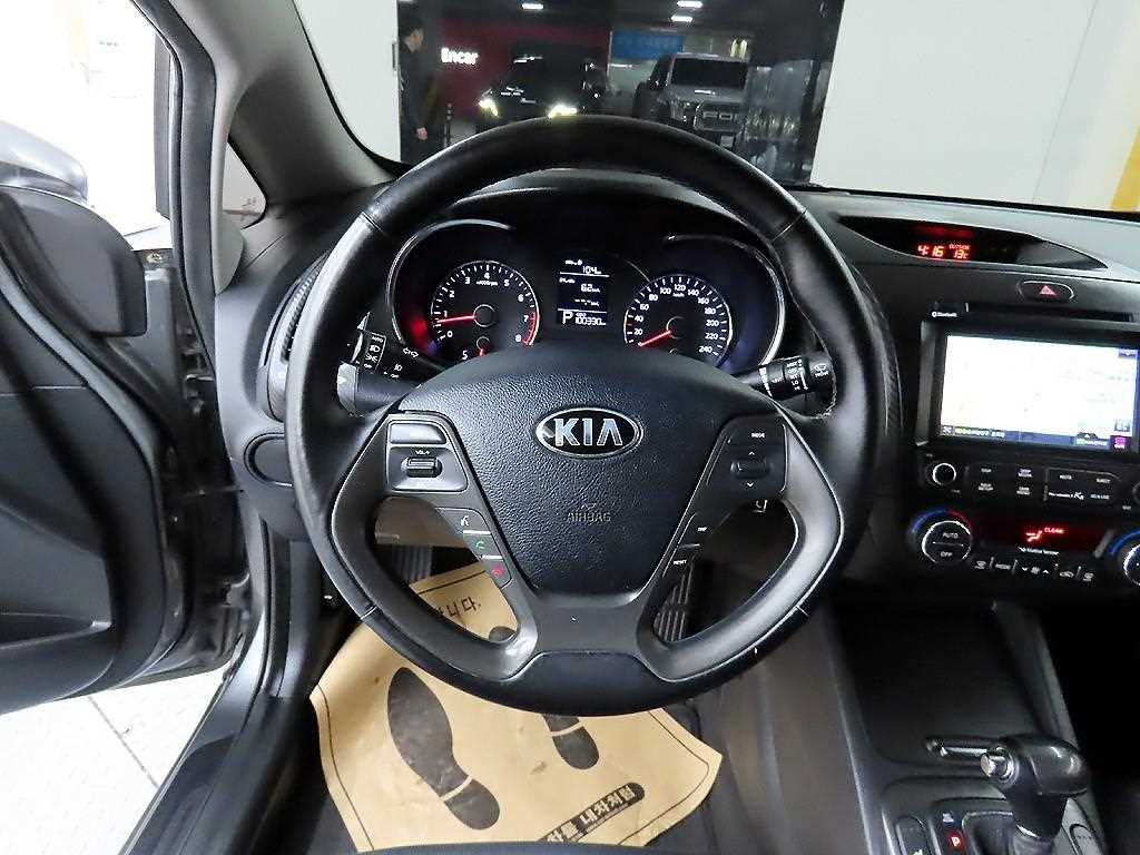 KIA K3 - Vista 9