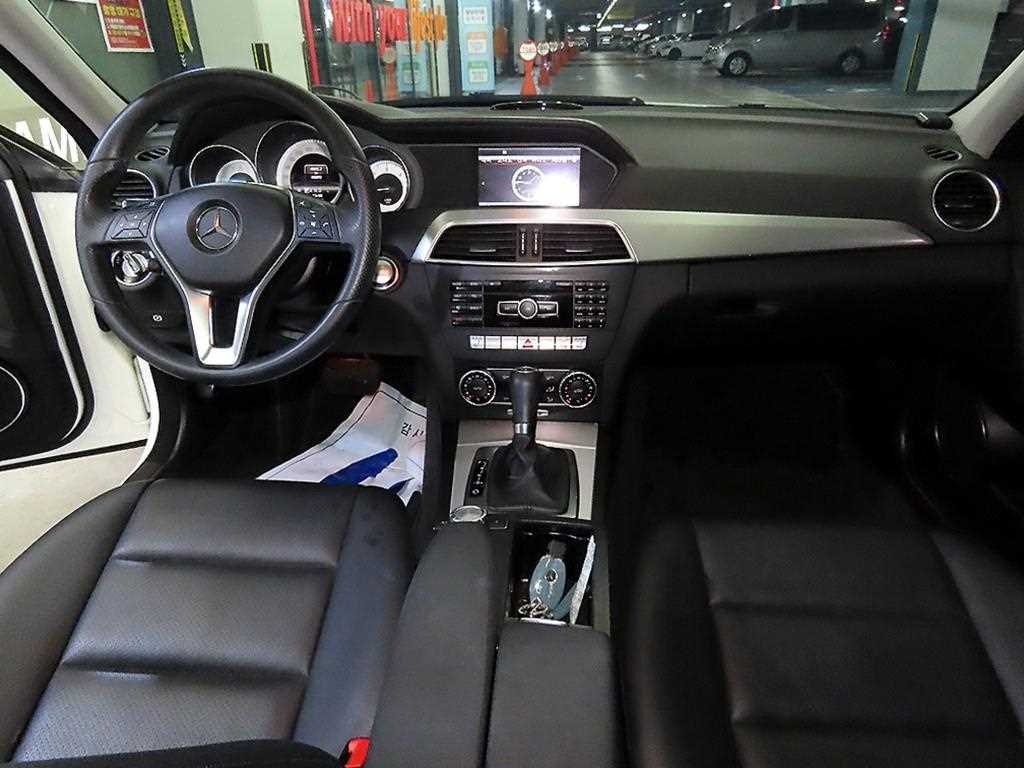 Mercedes Benz C Class - Vista 10