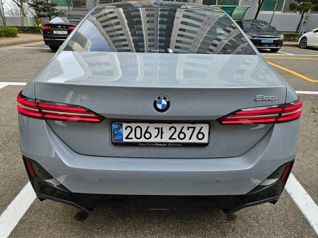 BMW 5 Series - Vista 4