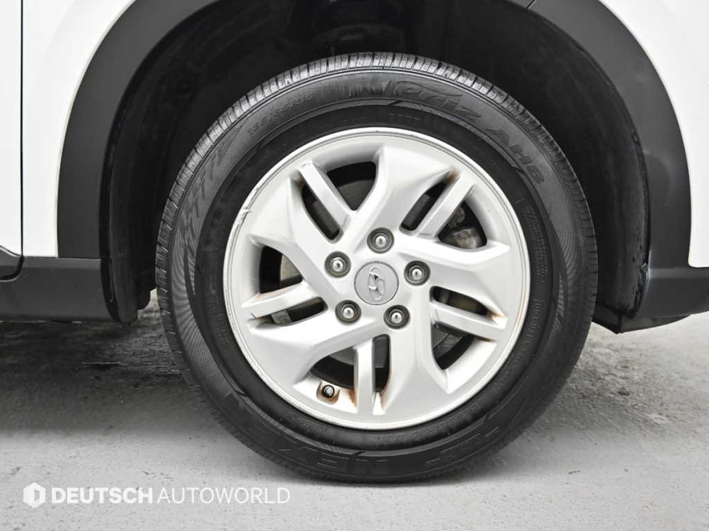 HYUNDAI Venue - Vista 5