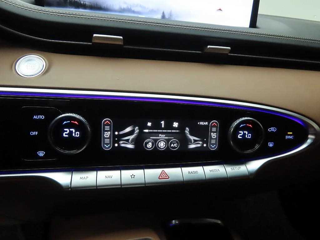 Genesis GV70 - Vista 9