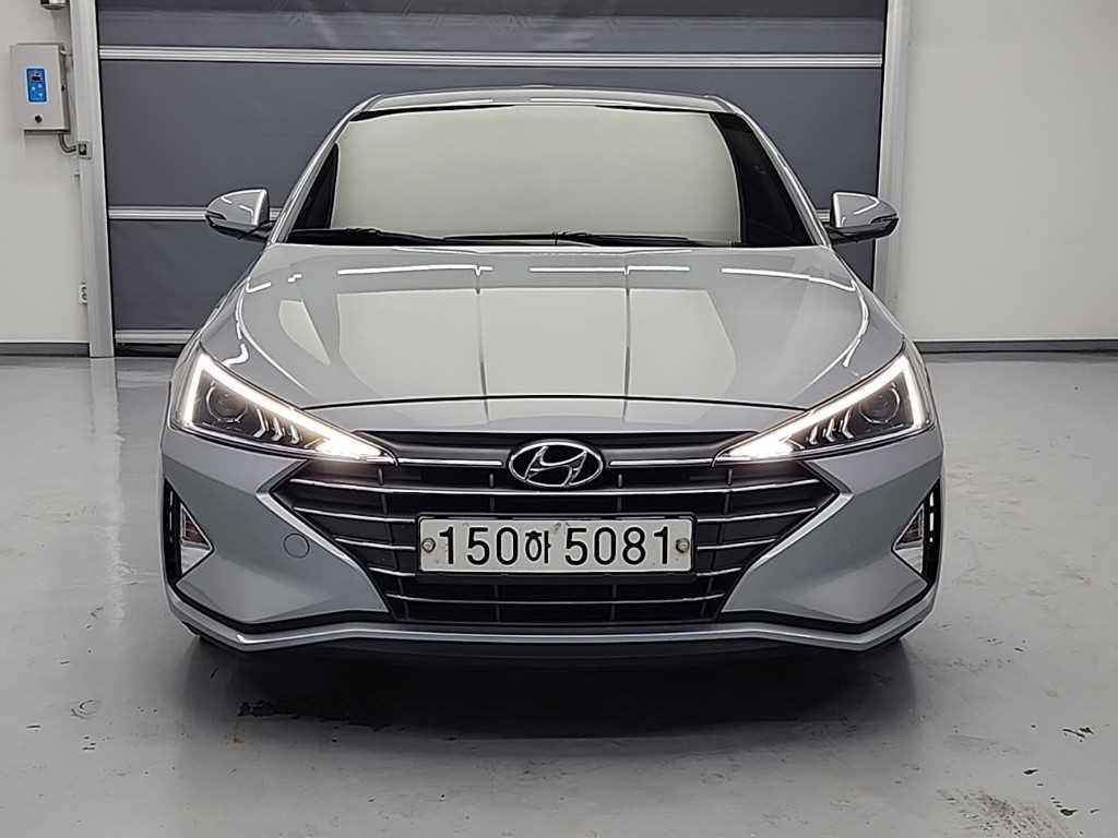 HYUNDAI Avante - Vista 2