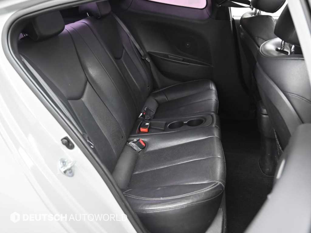 HYUNDAI Veloster - Vista 12