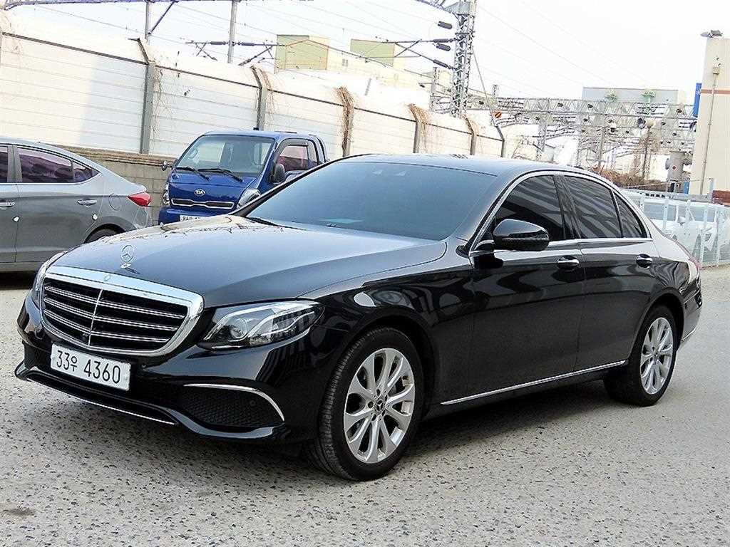 Mercedes Benz E class - Vista 2