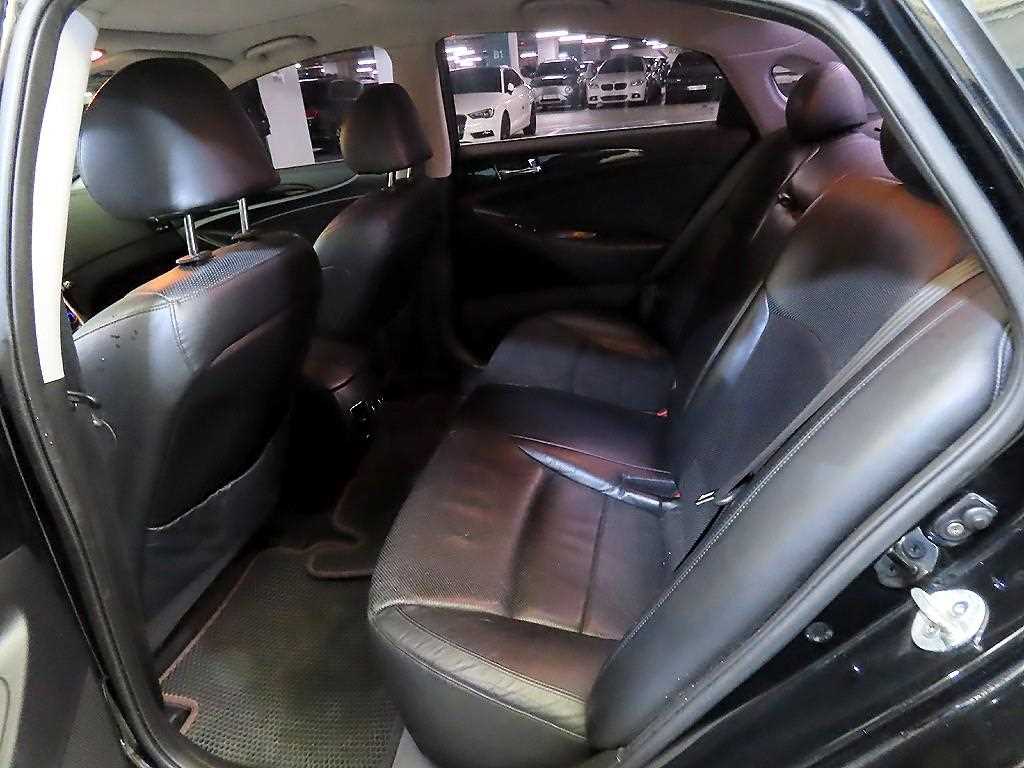 HYUNDAI Sonata - Vista 7