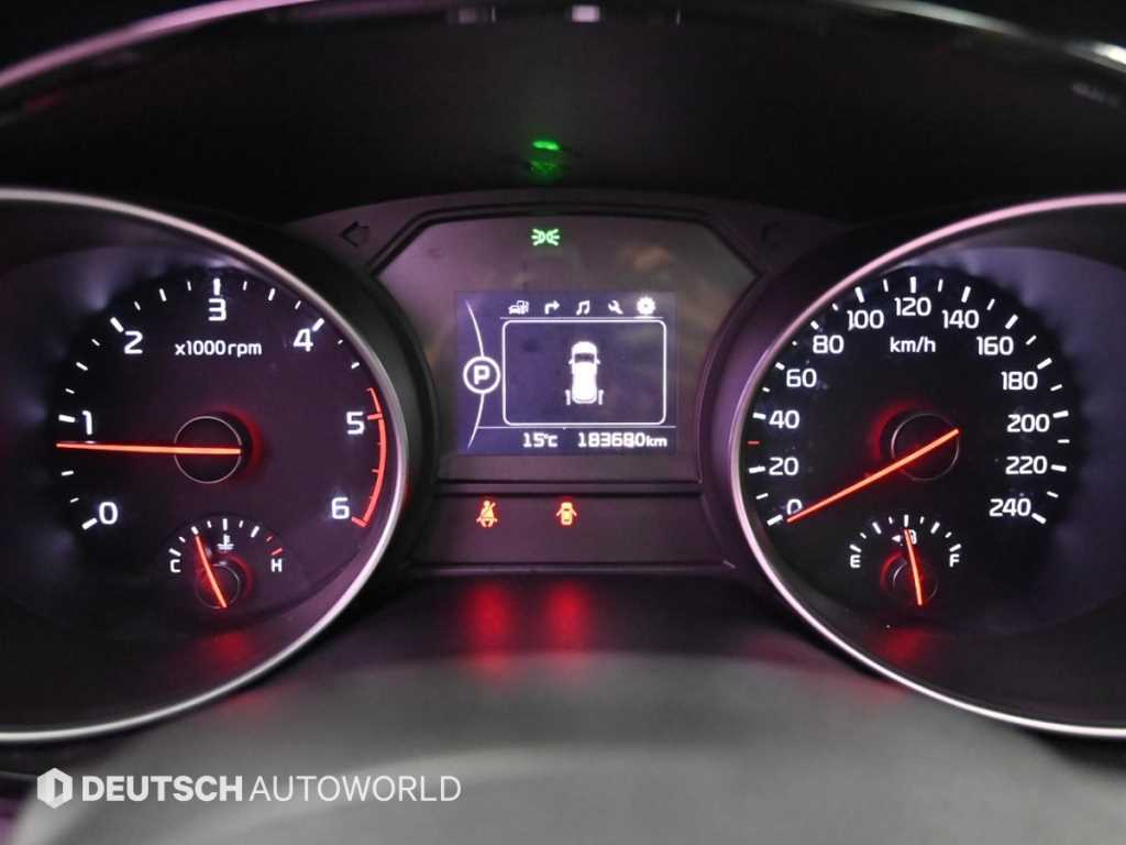 KIA Carnival - Vista 8