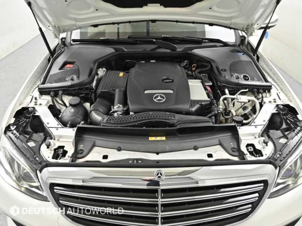 Mercedes Benz E class - Vista 7