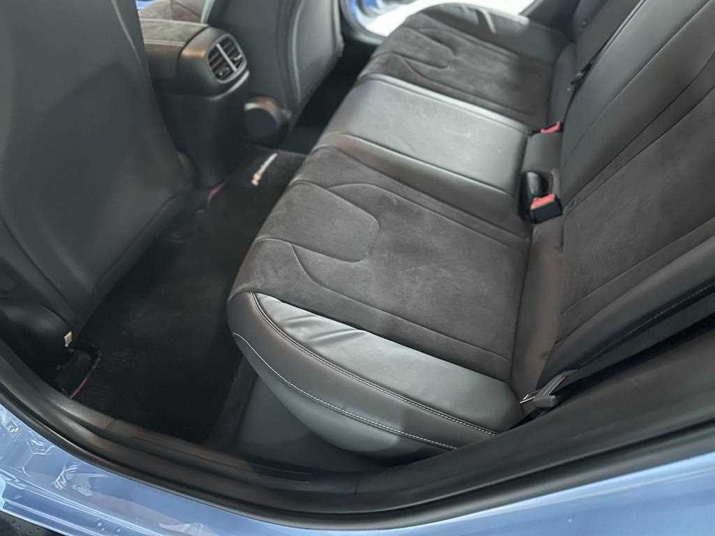 HYUNDAI Avante - Vista 10