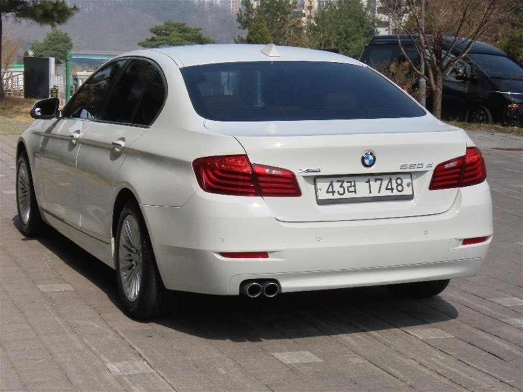 BMW 5 Series - Vista 4