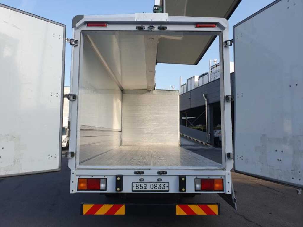 medium and large cargo truck - Vista 10