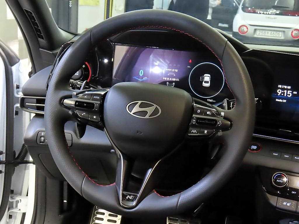 HYUNDAI Avante - Vista 8