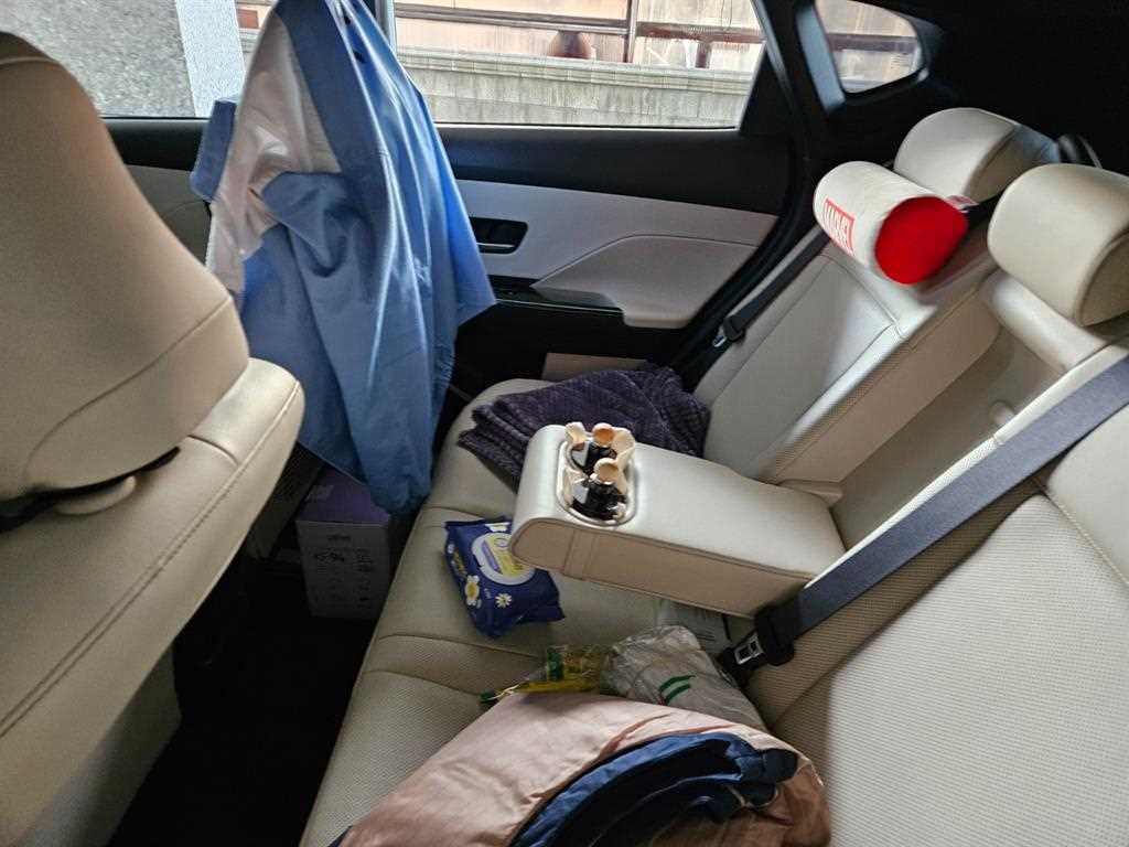 HYUNDAI Kona - Vista 7