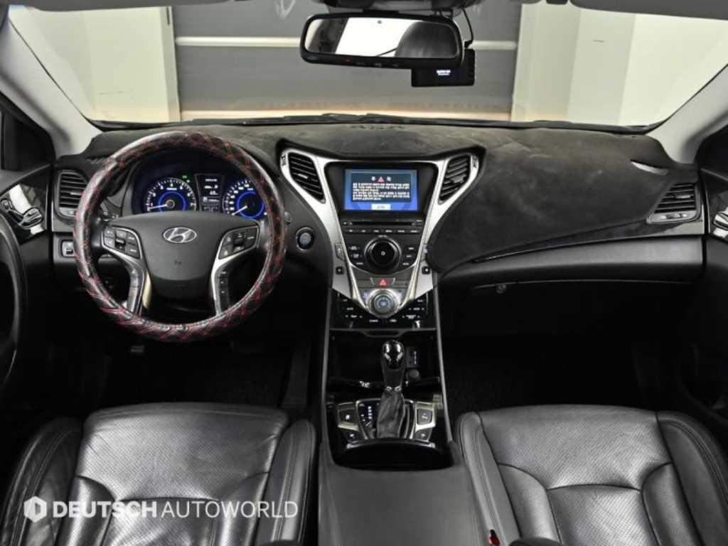 HYUNDAI Grandeur - Vista 7