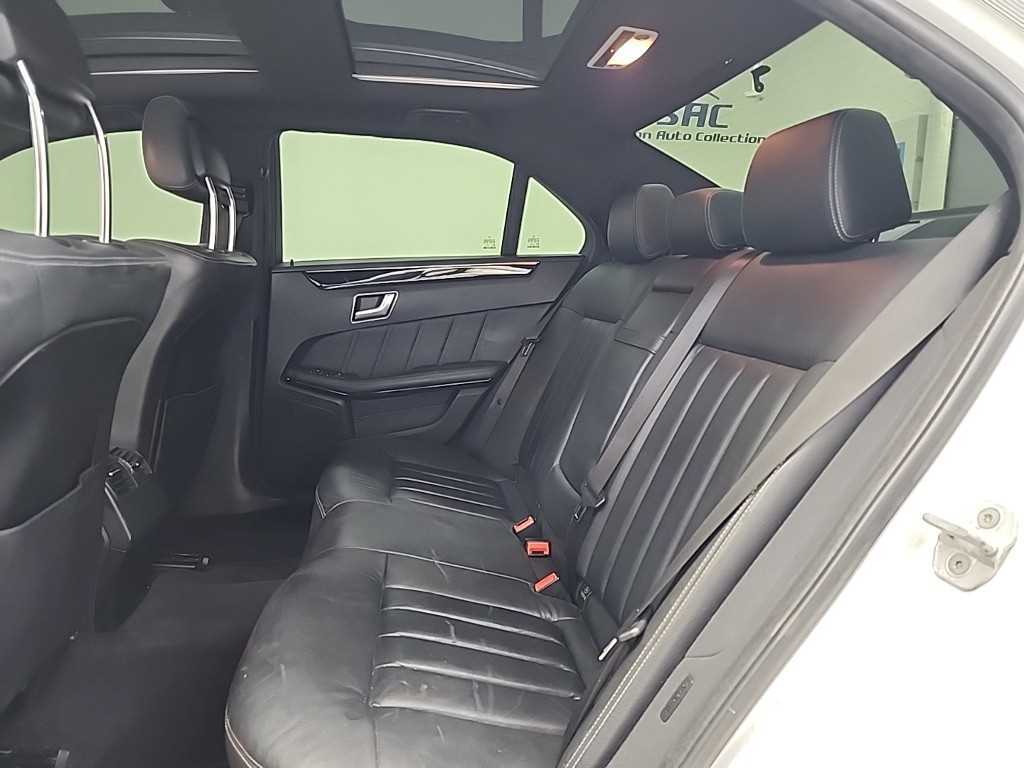 Mercedes Benz E class - Vista 12