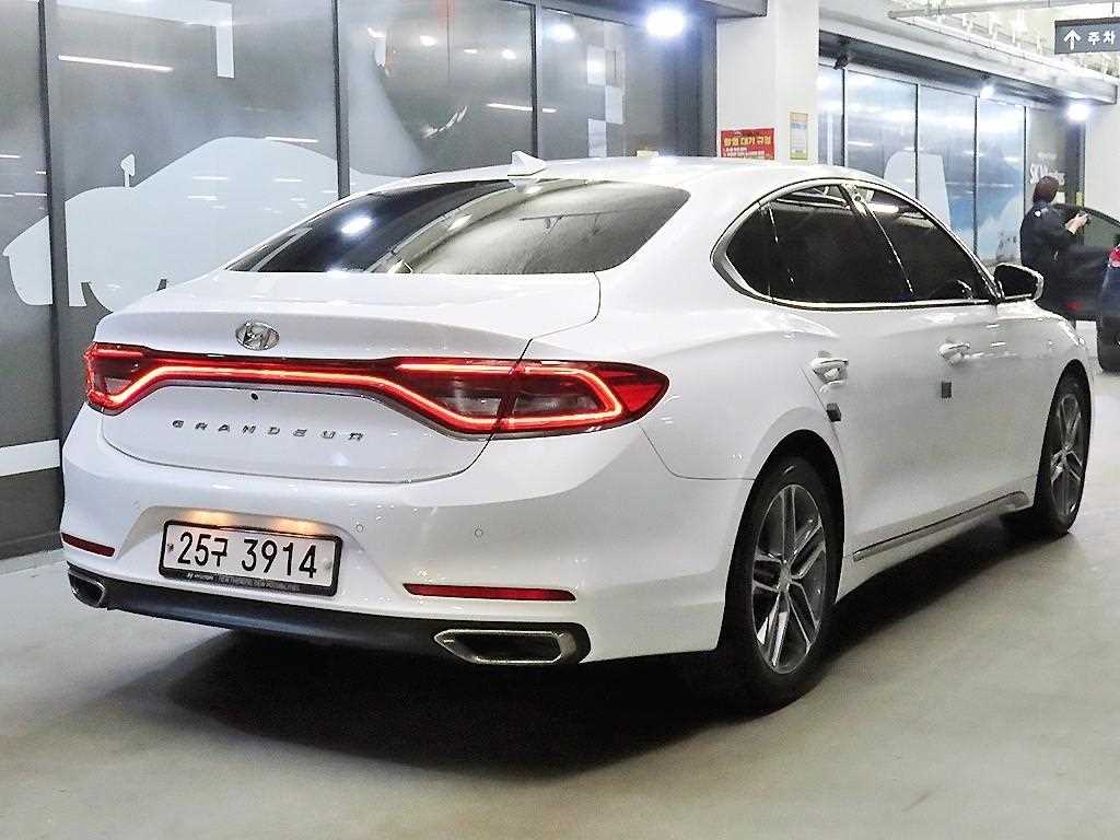 HYUNDAI Grandeur - Vista 4