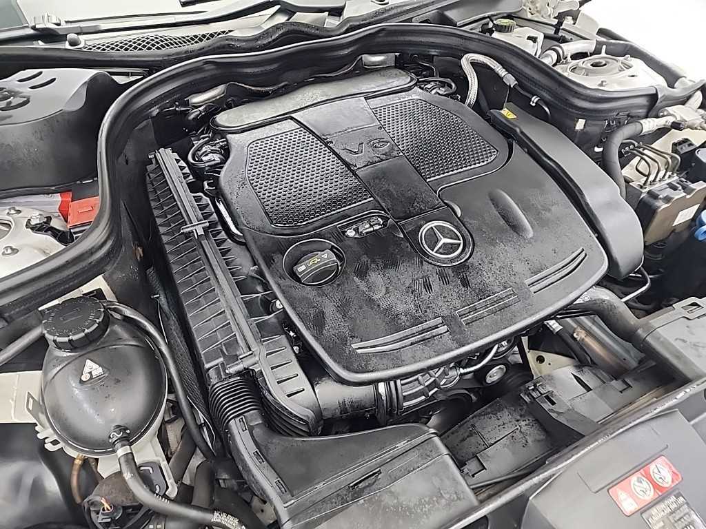 Mercedes Benz E class - Vista 5