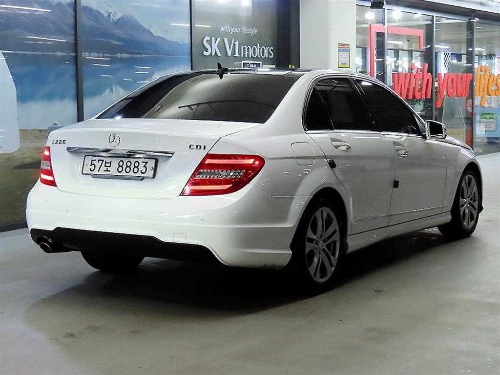 Mercedes Benz C Class - Vista 4