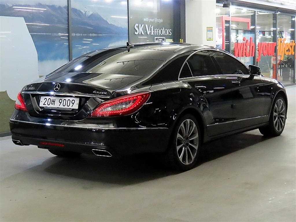 Mercedes Benz CLS Class - Vista 4