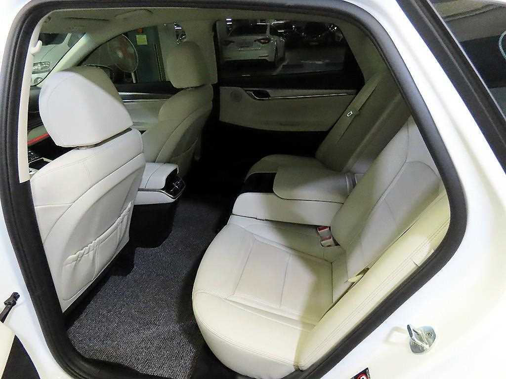 HYUNDAI Grandeur - Vista 7