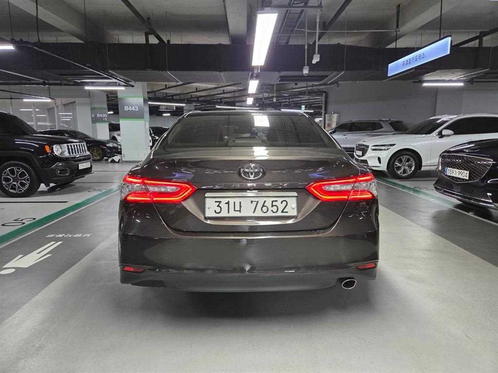 Toyota Camry - Vista 5