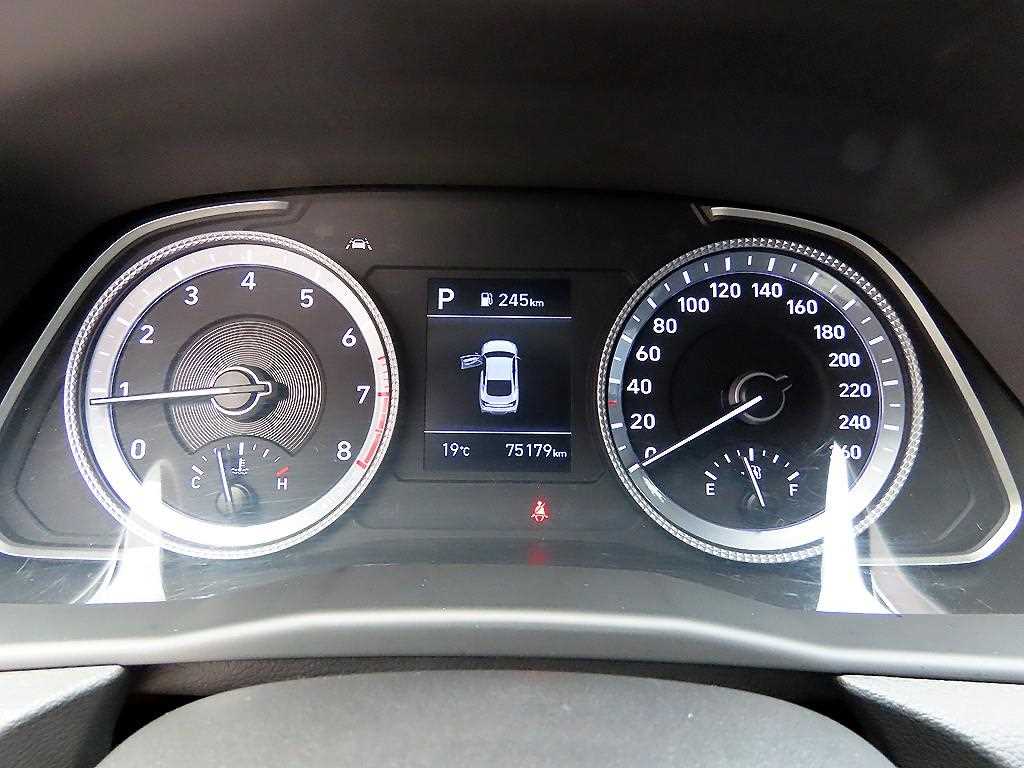 HYUNDAI Sonata - Vista 9