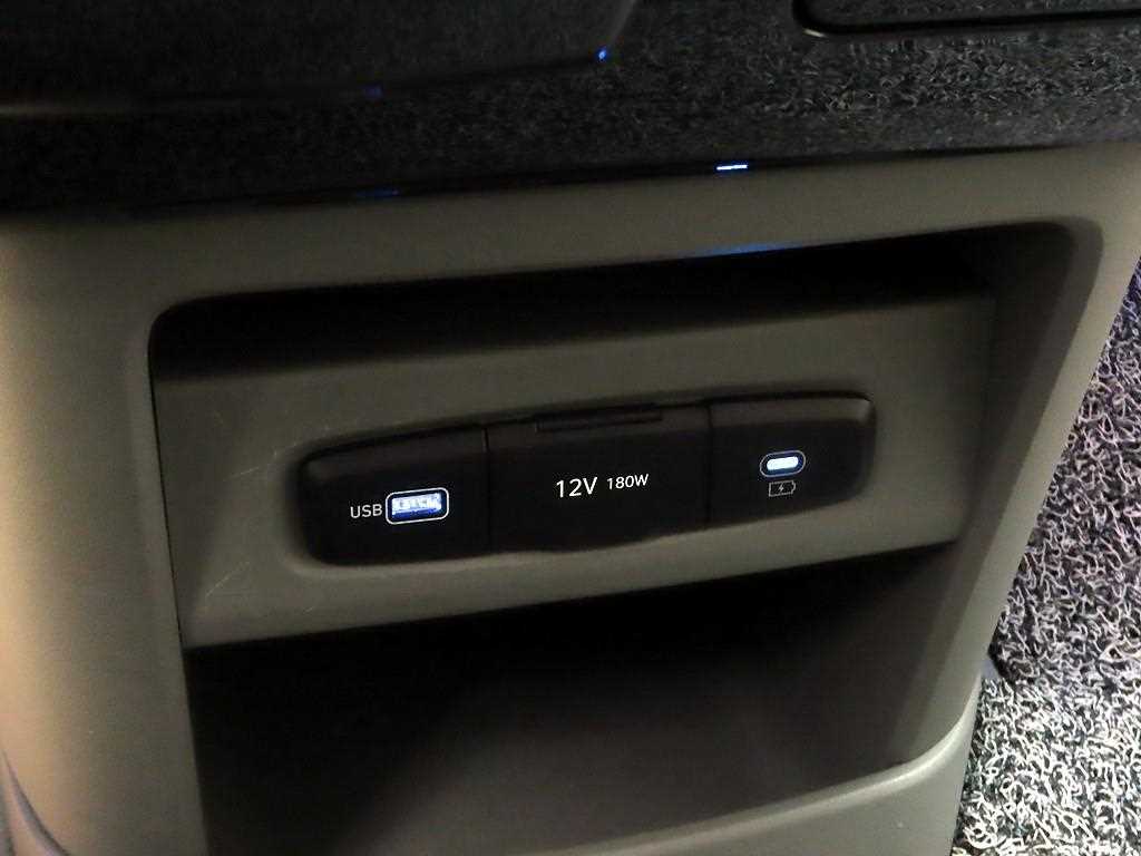 HYUNDAI Staria - Vista 12