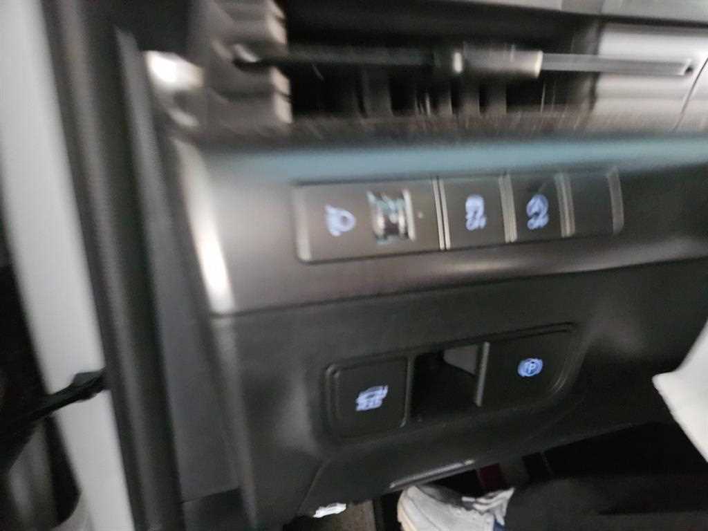 HYUNDAI Kona - Vista 10