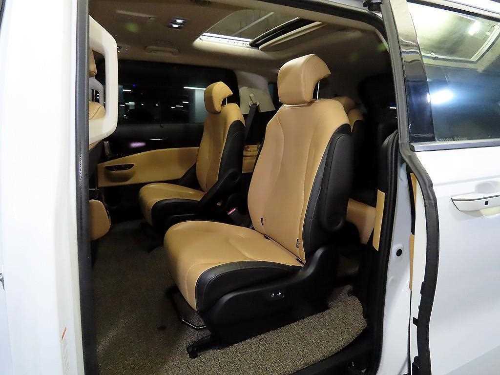 KIA Carnival - Vista 7