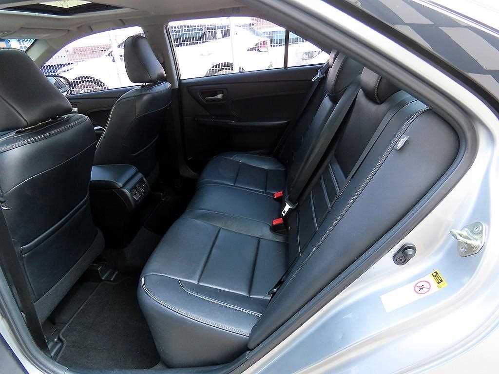 Toyota Camry - Vista 6