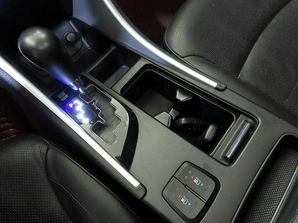 HYUNDAI Sonata - Vista 12