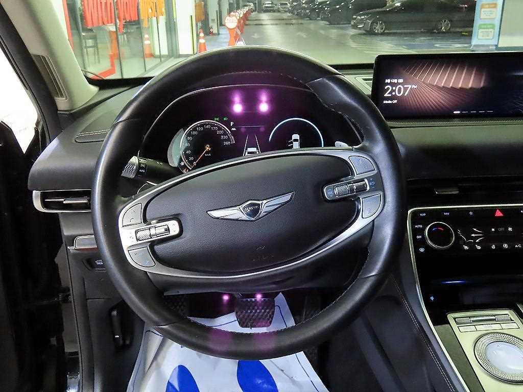 Genesis GV80 - Vista 8