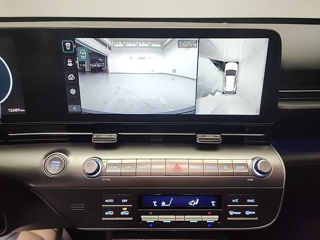 HYUNDAI Kona - Vista 10