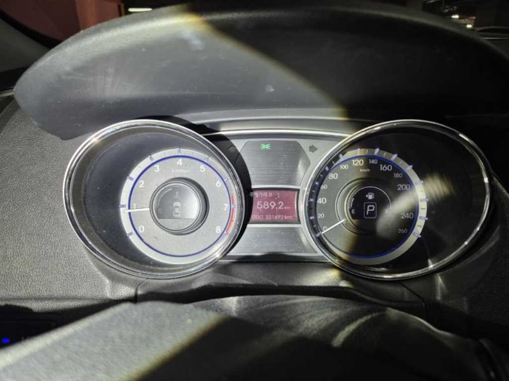 HYUNDAI Sonata - Vista 3