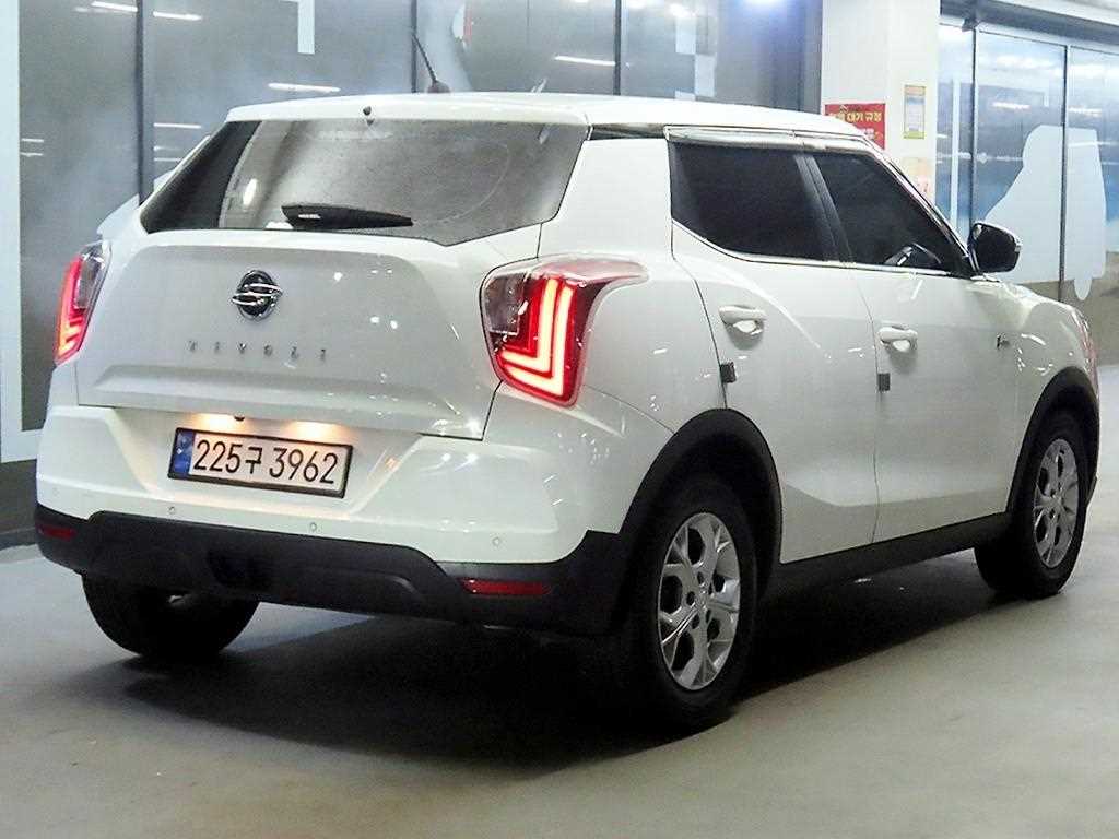 Ssangyong Tivoli - Vista 4