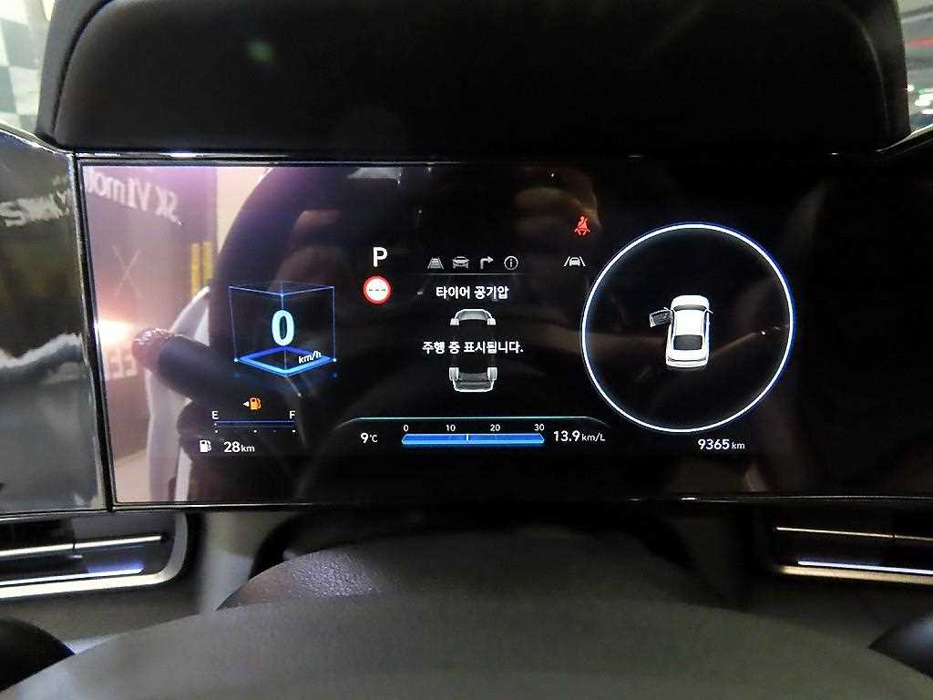 HYUNDAI Avante - Vista 9