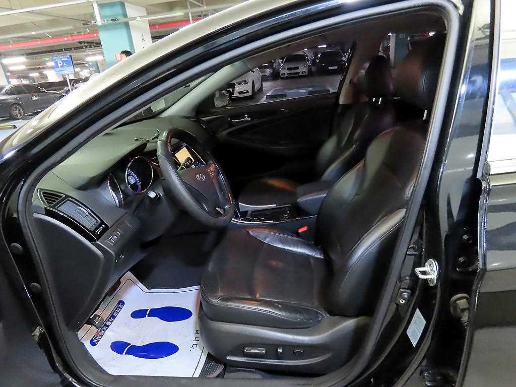 HYUNDAI Sonata - Vista 6