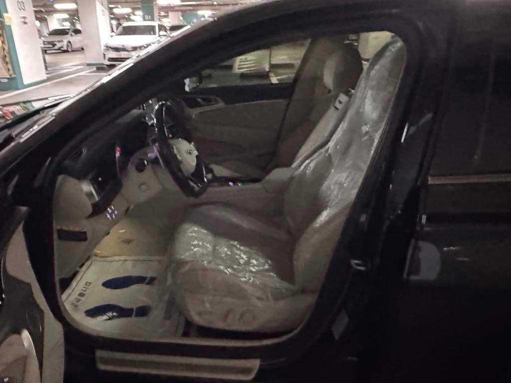 Genesis G70 - Vista 7