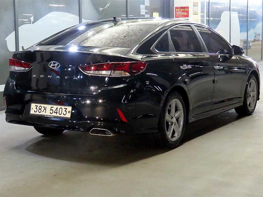 HYUNDAI Sonata - Vista 4
