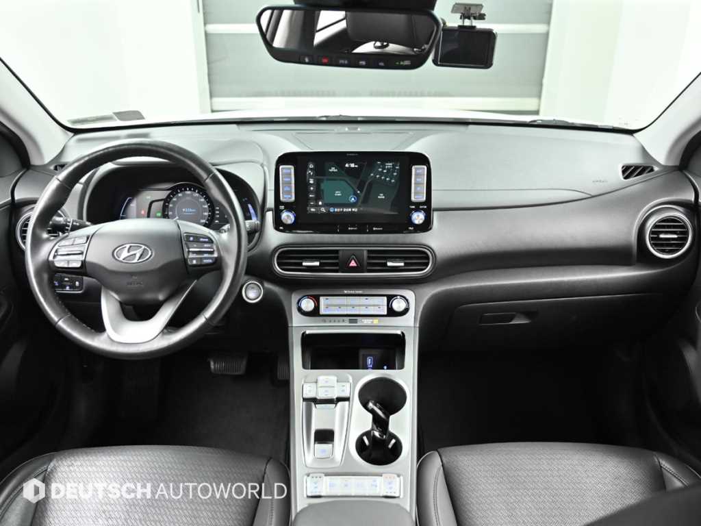 HYUNDAI Kona - Vista 7