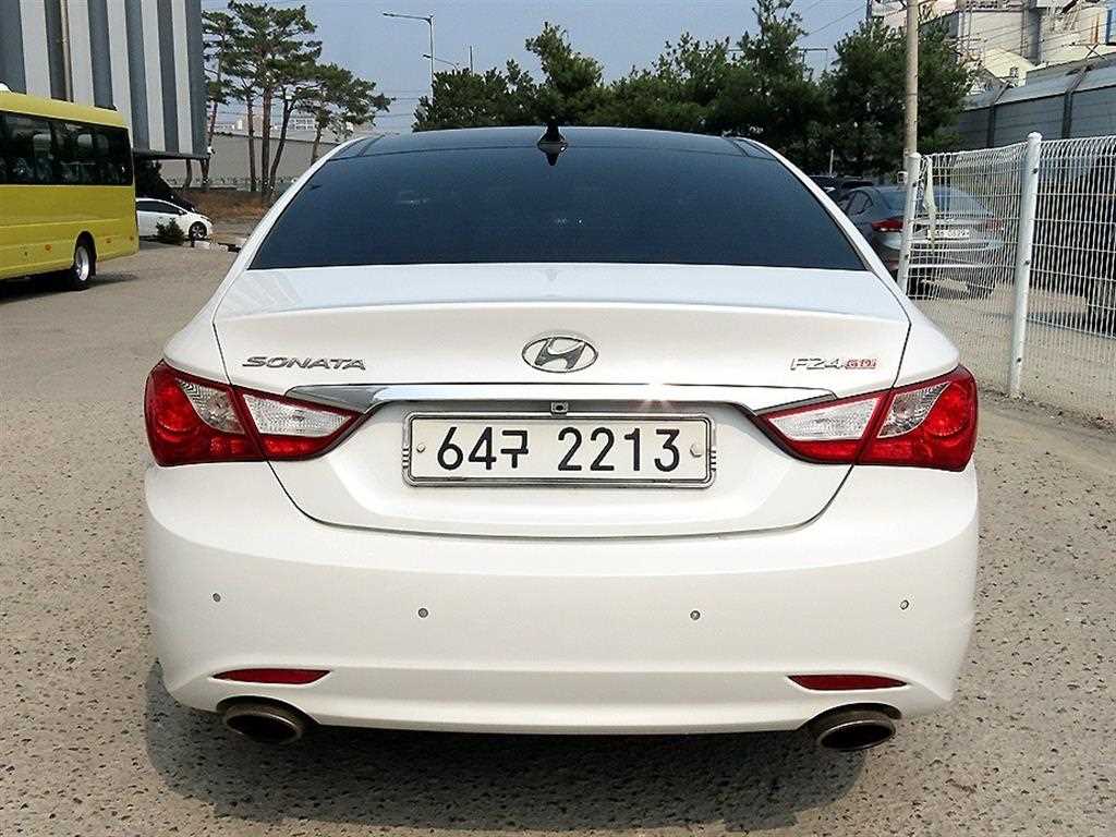HYUNDAI Sonata - Vista 4