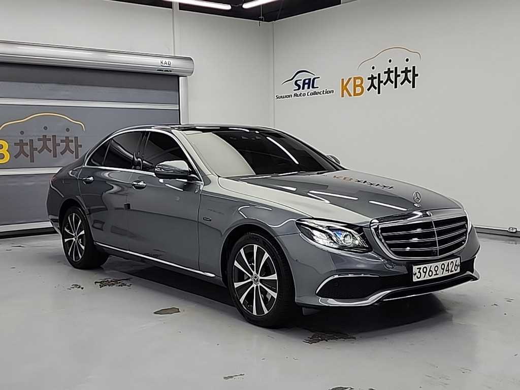 Mercedes Benz E class - Vista 5