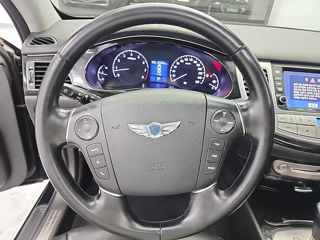 HYUNDAI Genesis - Vista 9