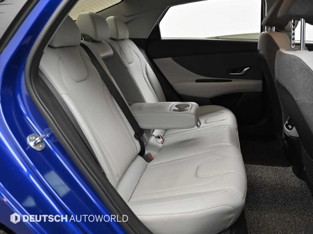 HYUNDAI Avante - Vista 12