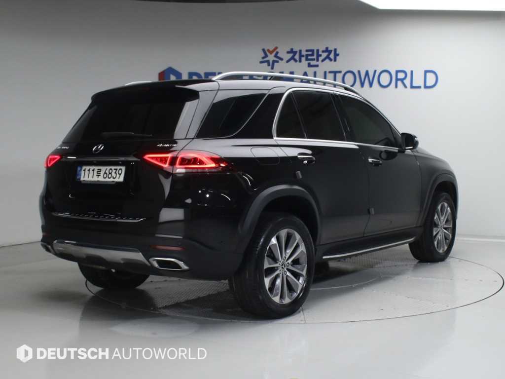 Mercedes Benz GLE Class - Vista 2