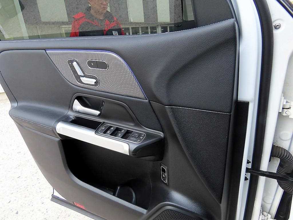 Mercedes Benz GLB Class - Vista 11