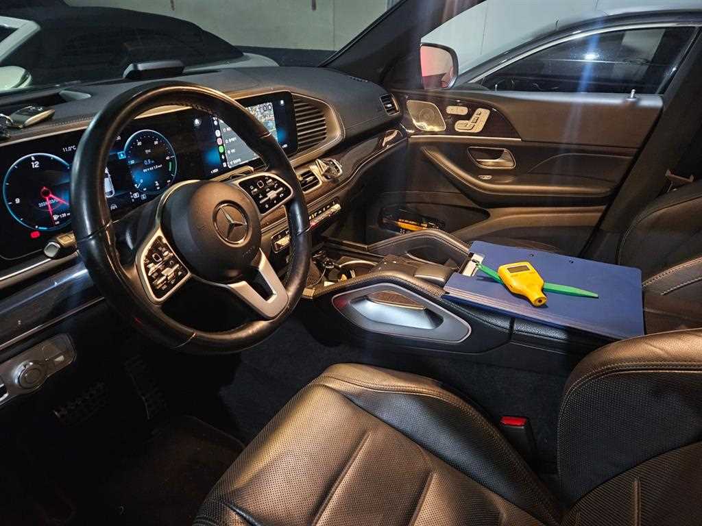 Mercedes Benz GLE Class - Vista 7