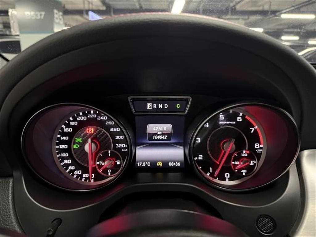 Mercedes Benz GLA Class - Vista 6