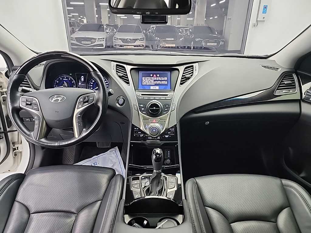 HYUNDAI Grandeur - Vista 7