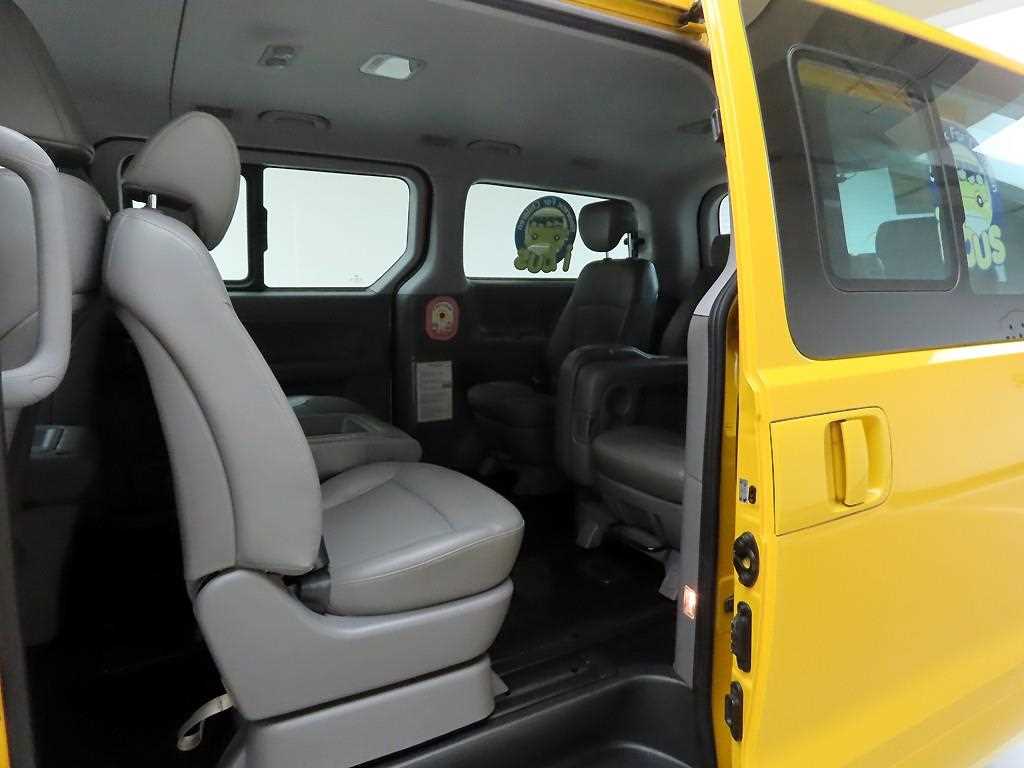 HYUNDAI Starex 2017 Amarillo - Importación desde Corea - HF Imports Iquique - Foto 14