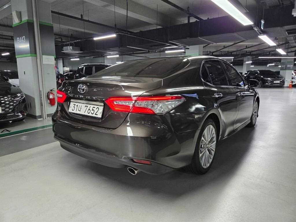 Toyota Camry - Vista 4